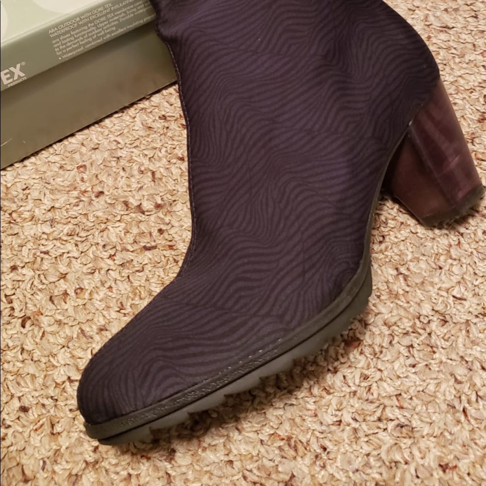 Brand new high boot